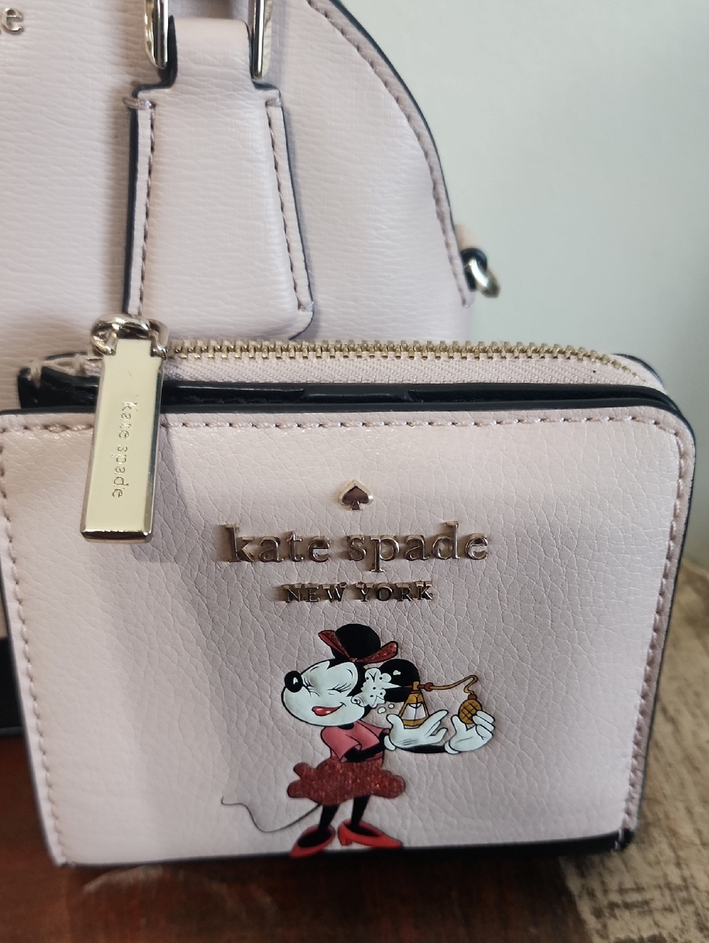 Kate Spade Disney Blush Pink Minnie Mouse Mini Dome Satchel Wallet Lipstick Kiss - Picture 3 of 15